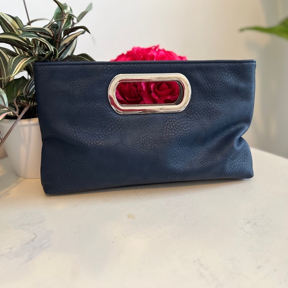 Navy Purse - Picture 2 of 7